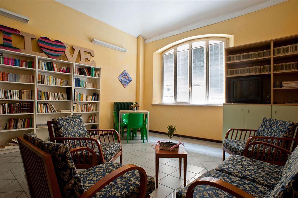 Ostello San Filippo Neri Modène Extérieur photo